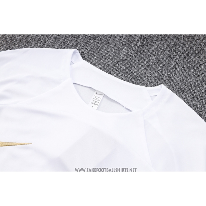 Tracksuit
 Corinthians Short Sleeve
 2023-2024 White
 - Shorts
